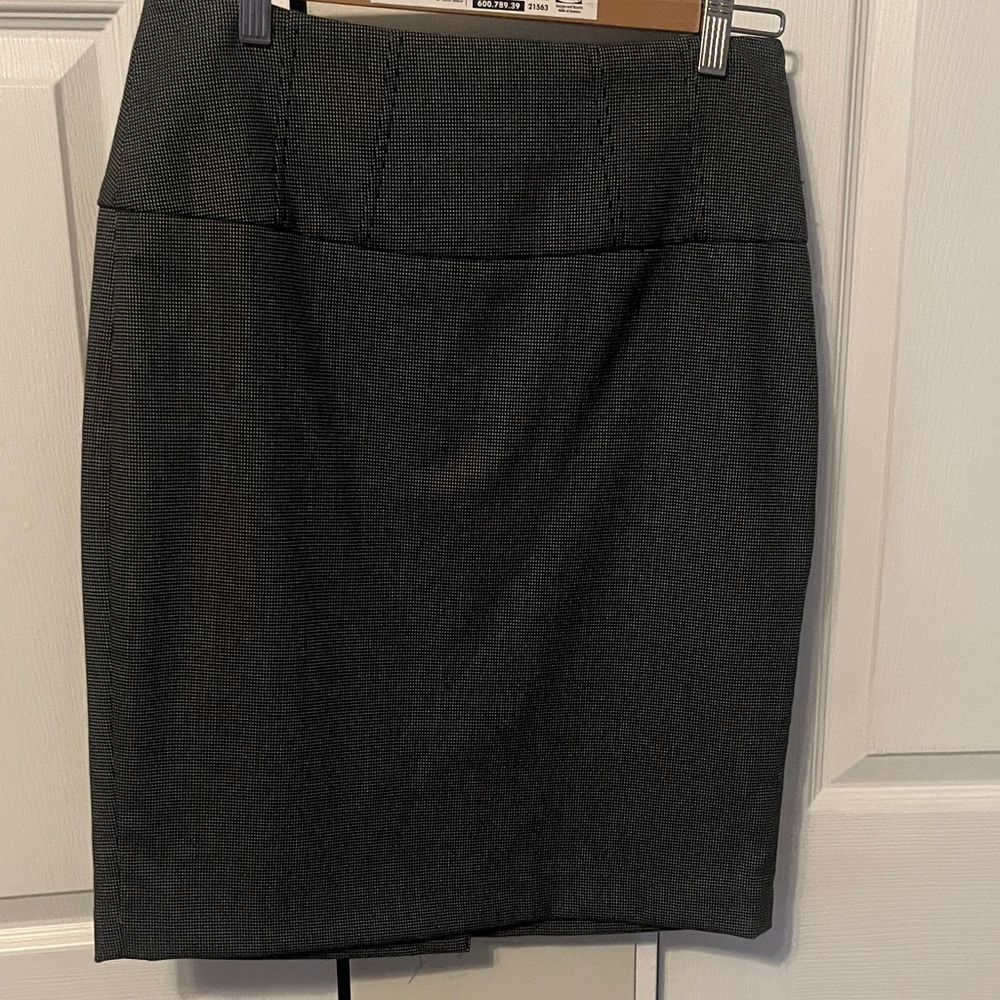 The Limited Black and White Small Check Pencil Skirt